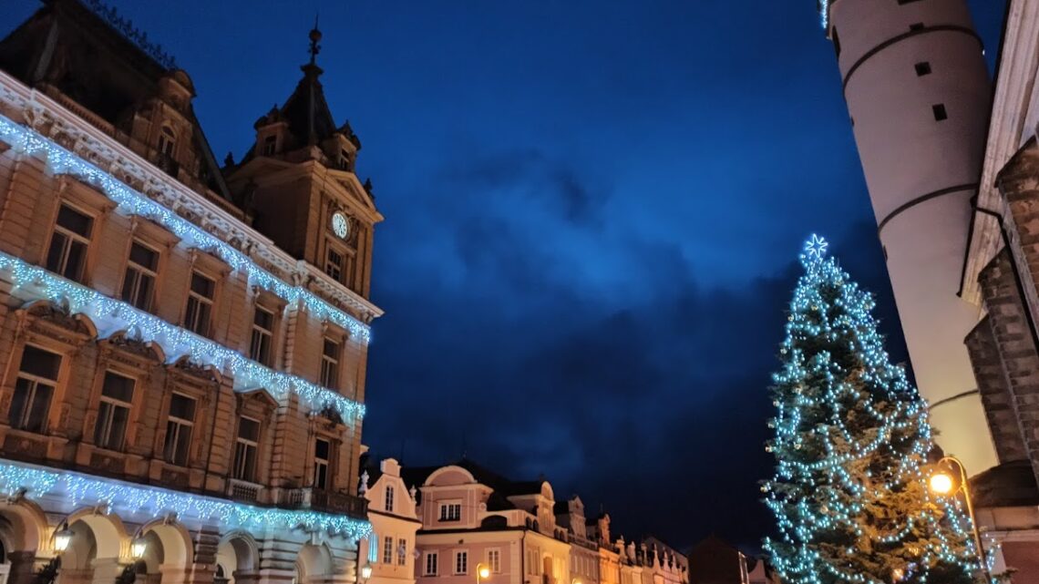 Vánoční strom se na domažlickém náměstí rozsvítí v sobotu 26. listopadu