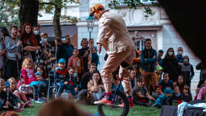 Do Plzně se vrací nový cirkus – festival Žonglobalizace