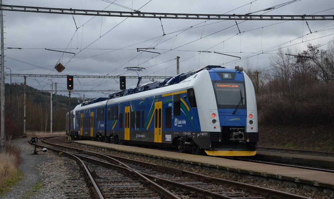 Vlakové cestující do Starého Plzence, Blovic, Nepomuku, Horažďovic a Pňovan bude 15 let vozit společnost Arriva