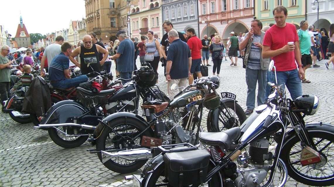 Do Domažlic se chystají historická auta a motorky