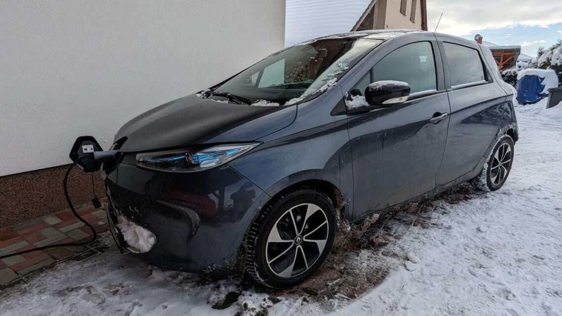 Elektromobil v zimě: Skoro jako auto na benzin nebo naftu?