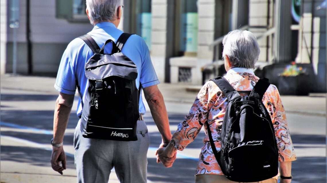 Problémy s důchody i zdravotní péčí: Počet seniorů v příštích desetiletích výrazně vzroste