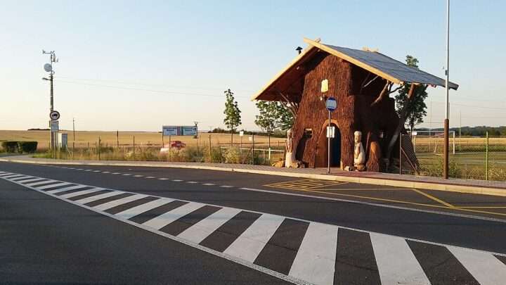 Zastávka jako cíl výletu? Jednu takovou najdete i v našem kraji. A děti budou nadšené!