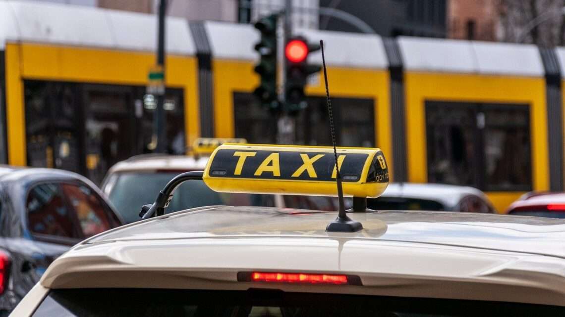 Rokycany zřizují seniortaxi. Služba počítá s běžnými taxíky