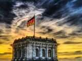 Bundestag s německou vlajkou, zdroj foto: Pixabay