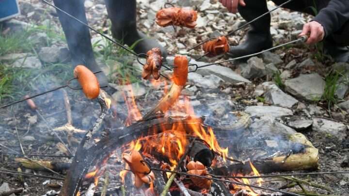 Youtuber Mad BBQ otestoval špekáčky a našel ty nejlepší i nejhorší